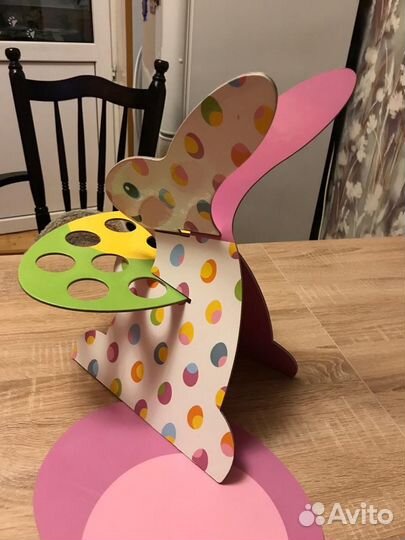 Пасхальный заяц с подставкой для яиц. Декор