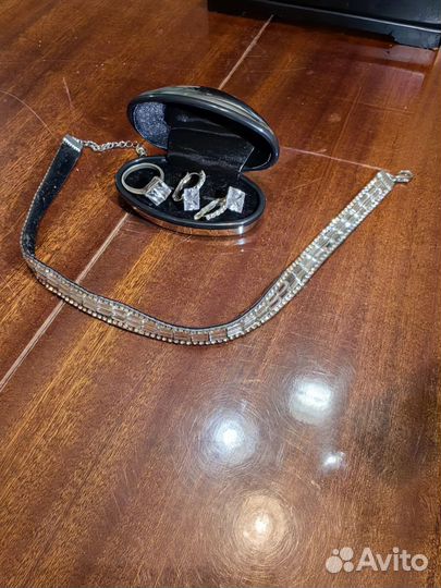 Кольцо и серьги, колье