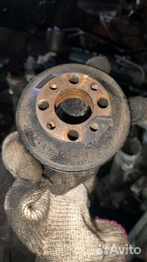 Ступица для кондиционера Audi 80B3 026105215