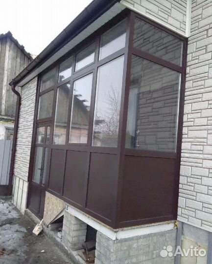 Тамбур окна балконы