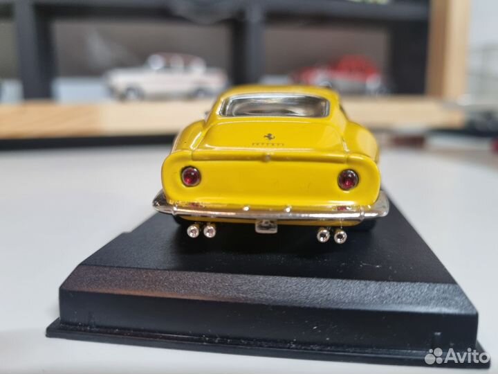 Модель 1 :43 Ferrari