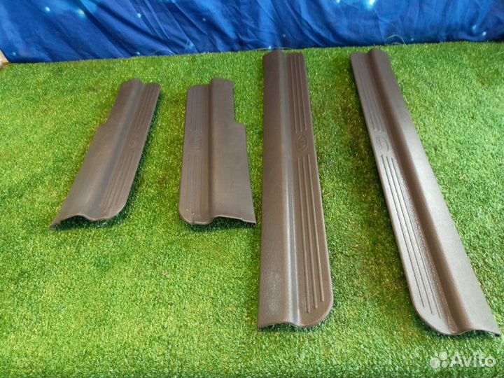 Накладка на порог салона передняя левая Kia