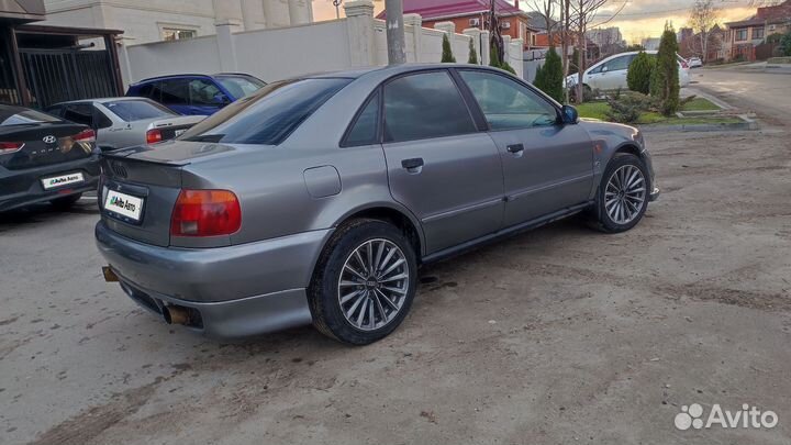 Audi A4 1.6 МТ, 1995, 135 000 км