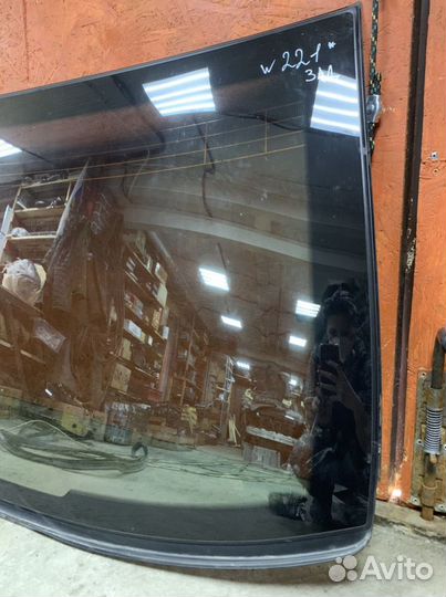Стекло заднее Mercedes w221