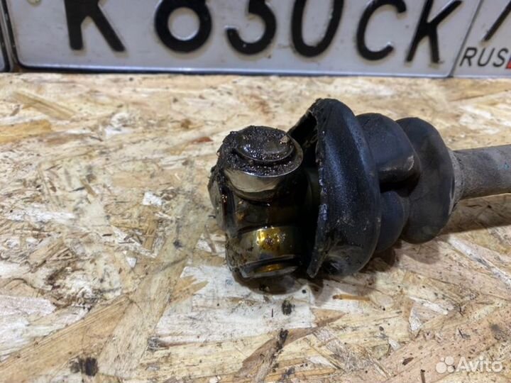 Привод левый Ford Focus 2 седан 1.8 2009