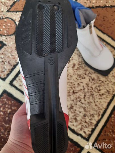 Лыжные ботинки