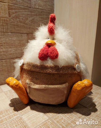 Предмет декора для интерьера Курица в штанишках