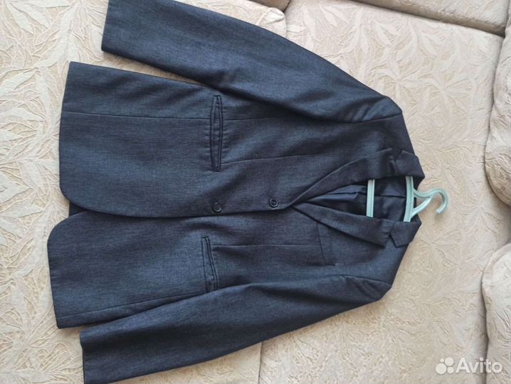 Пиджак серый, как новый