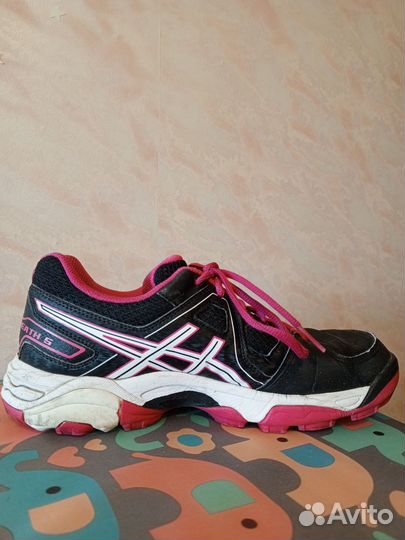 Кроссовки женские Asics 38