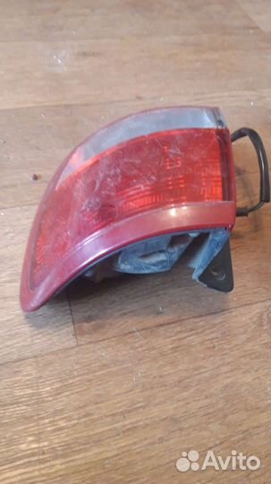 Ниссан Эксперт фонарь задний