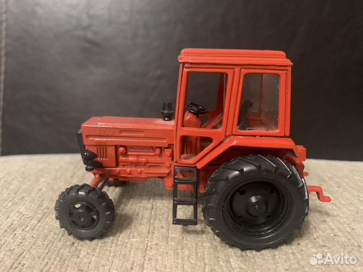 Модель трактора