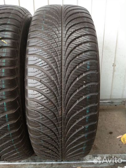 Goodyear Vector 4Seasons Gen-2 SUV 235/65 R17 108V