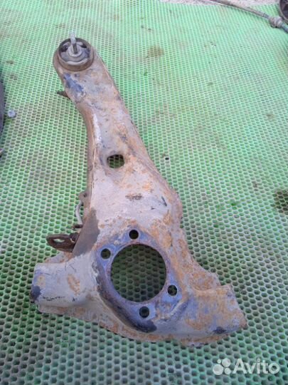 Рычаг продольный задний правый Mitsubishi Lancer