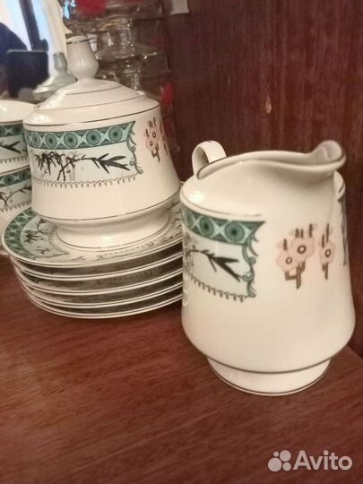 Фарфоровый чайный сервиз