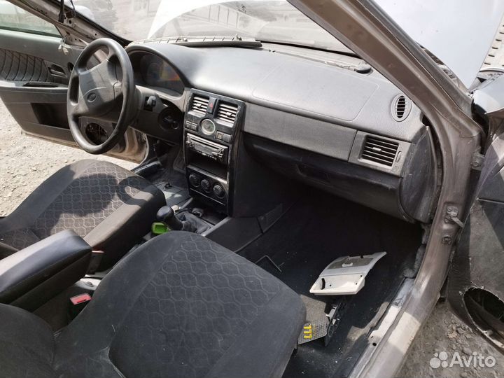 На разбор Лада Приора 2007 год