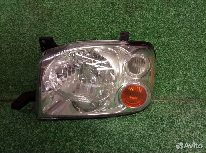 Фара передняя левая оригинал (под эл. корректор) д