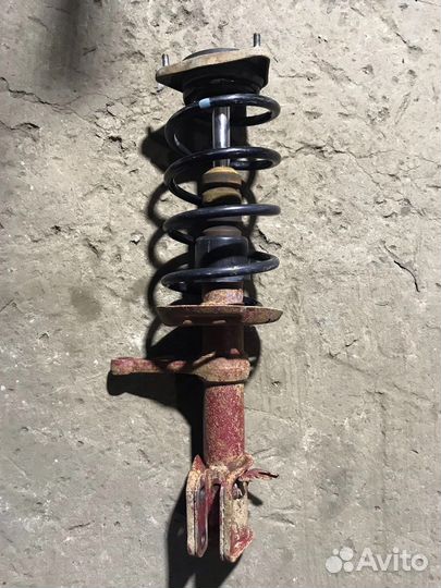 Передняя правая стойка priora