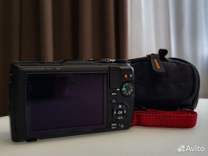 Камера Olympus Tough TG-5 4K