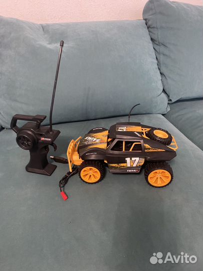 Машинка на радиоуправлении