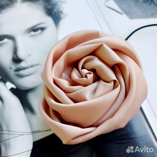 Цветок на шею, чокер цветок, брошь цветок