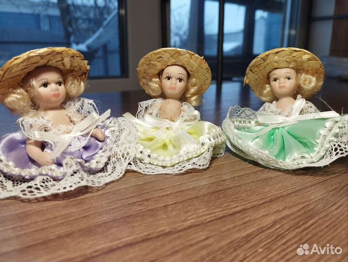 Фарфоровая кукла