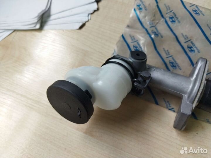 Главный цилиндр сцепления hyundai accent II 1.3-1