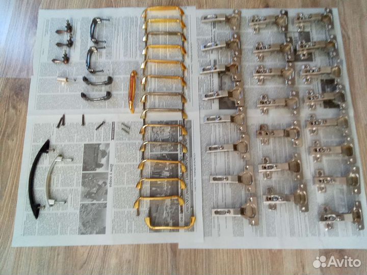 Мебельные петли и ручки