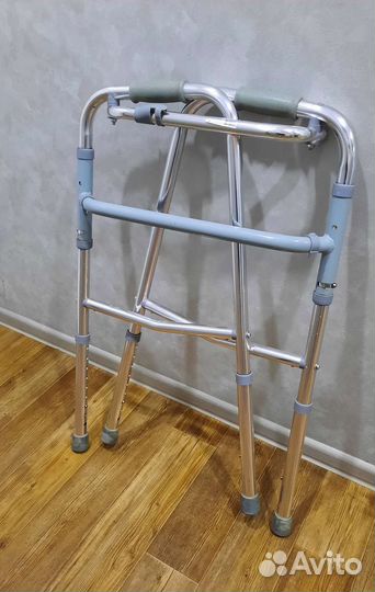 Ходунки для пожилых инвалидов