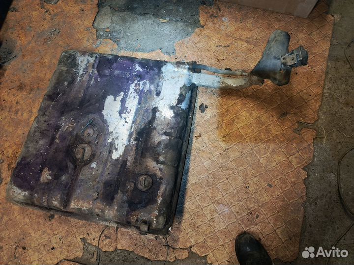 Топливный бак газ 24