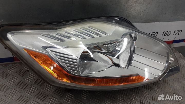 Фара Ford Kuga (2008-2012)