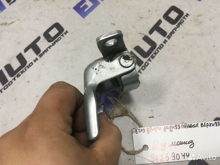 Петля двери задней правой верхняя Дэу Матиз