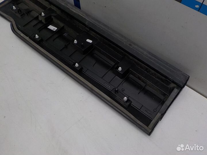 Накладка двери задней правой на Audi Q7 4L0853870G