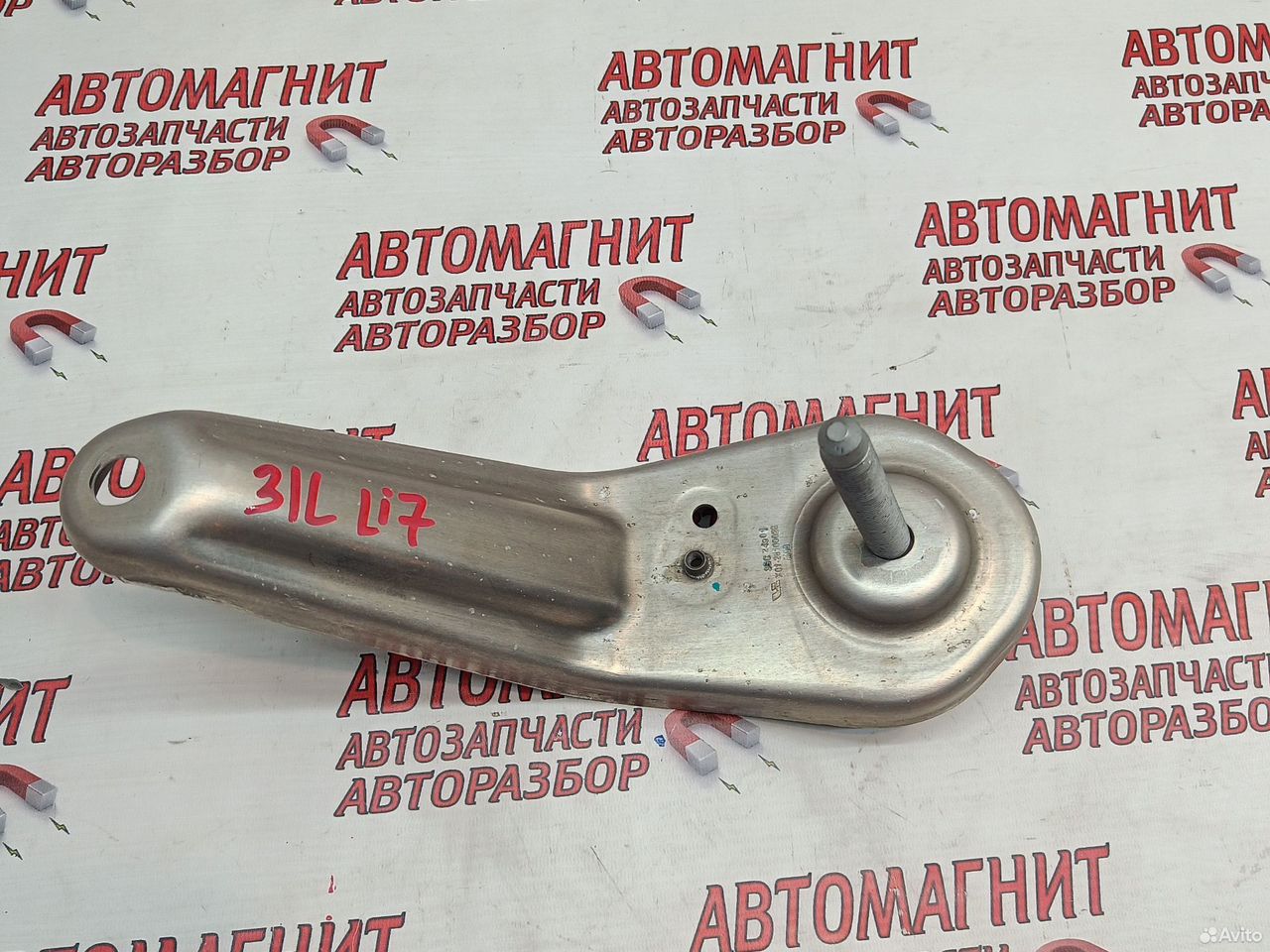 Кронштейн задней балки левый Lixiang L7