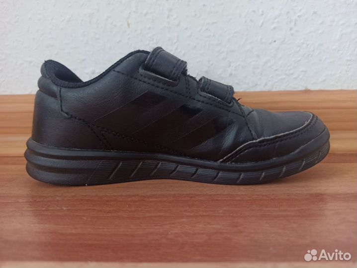 Кроссовки adidas