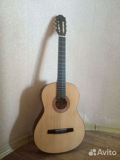 Акустическая гитара