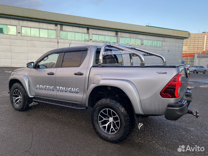 Продам автомобиль Toyota Hilux Arctic Trucks