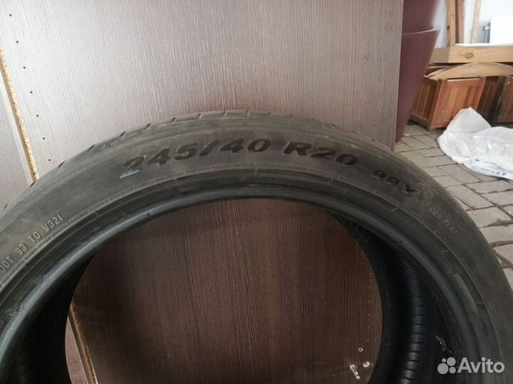 Pirelli P Zero 245/40 R20 и 275/35 R20 102Y