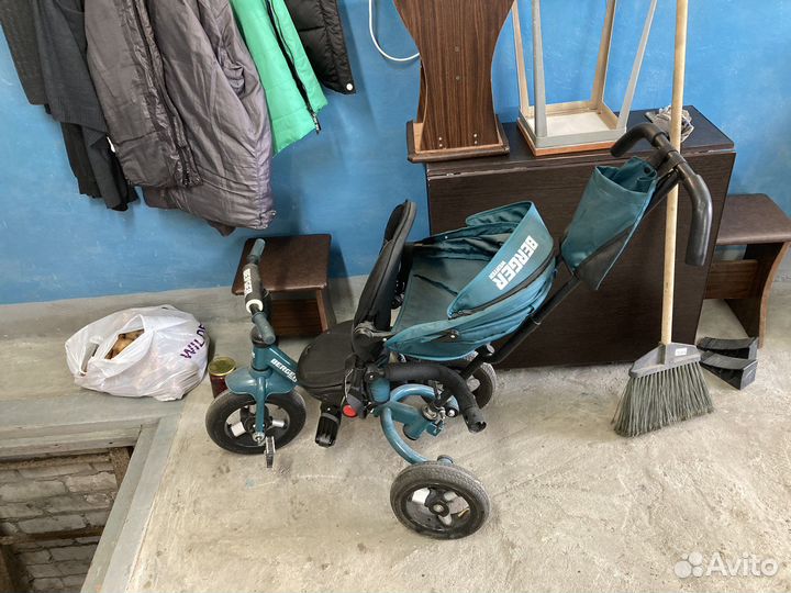 Велосипед трехколёсный с ручкой детский