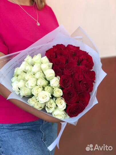 Букет из 51 розы в виде сердца