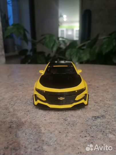 Модель Chevrolet Camaro 1:24 металлическая