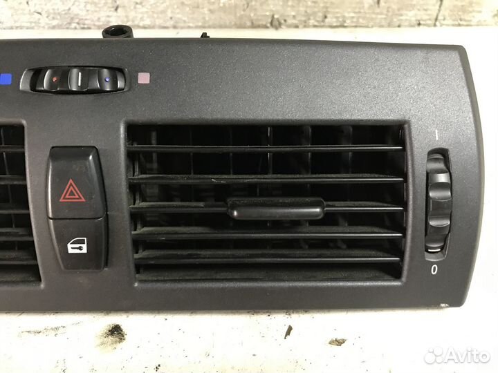 Центральный дефлектор BMW X3 Е83