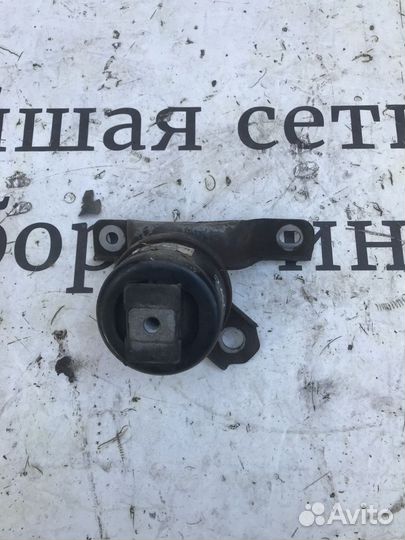 Опора двигателя правая Land Rover Freelander