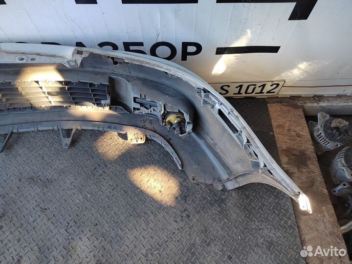 Бампер передний Volkswagen Golf 5