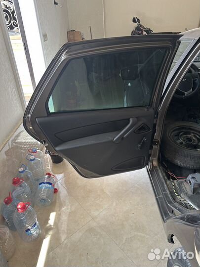 Задняя левая дверь на гранту лифтбек фл 2019 год