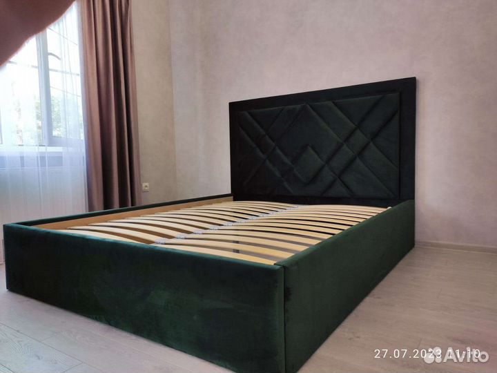 Кровать двухспальная