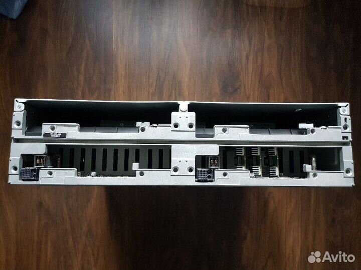 Пустой корпус от IBM Storwize Flex System V7000