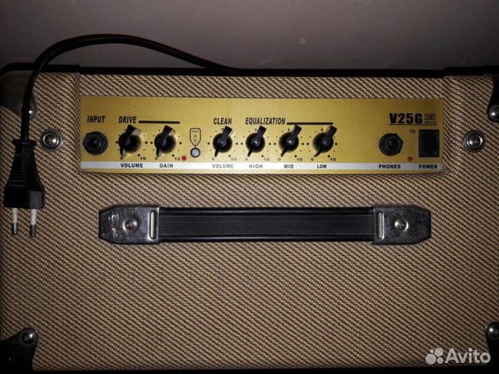 Гитарный комбоусилитель + комплект