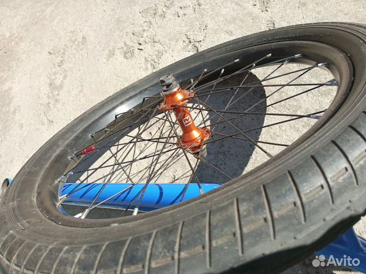 Переднее колесо