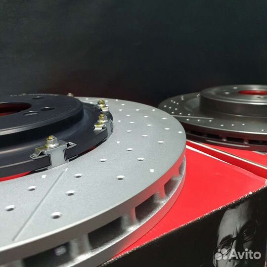 Передние задние тормозные диски колодки w222 S63