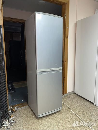 Компактный холодильник Samsung